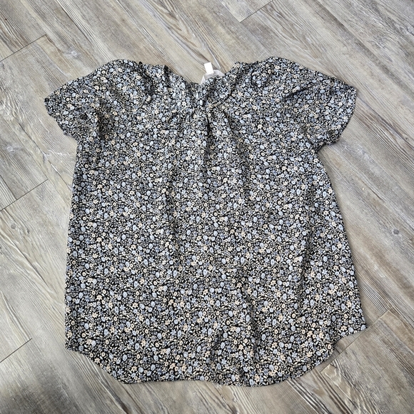 LC Lauren Conrad Tops - Floral Navy and White Women's Top